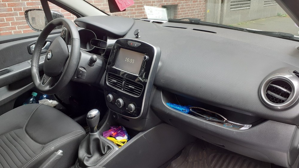 Renault Clio 77.000 km 8.500 &euro; Aachen 52058