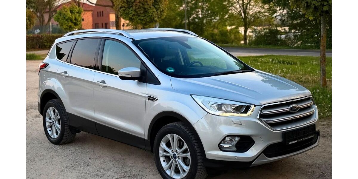 Ford Kuga 57.000 km 13.700 &euro; Jülich 52428