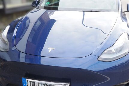 Tesla Model Y 54.000 km 31.900 &euro; Roetgen 52159