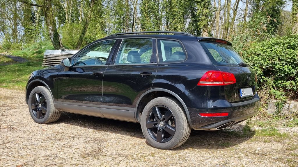 VW Touareg 124.999 km 18.900 &euro; Aachen 52074