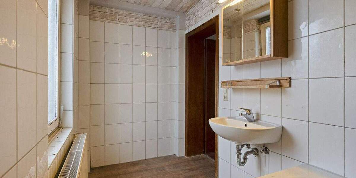 Mehrfamilienhaus, Wohnhaus Geilenkirchen - 6 Zimmer, 140 m&sup2;, 349.000&euro; | Angebot:25707174