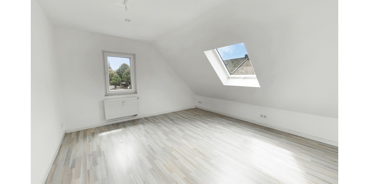 Stolberg-Breinig – Dachgeschoss mit Attitüde. Sofort bezugsfrei. - Dachgeschoßwohnung Stolberg (Rheinland) / Breinig Breinig | Angebot:27289083