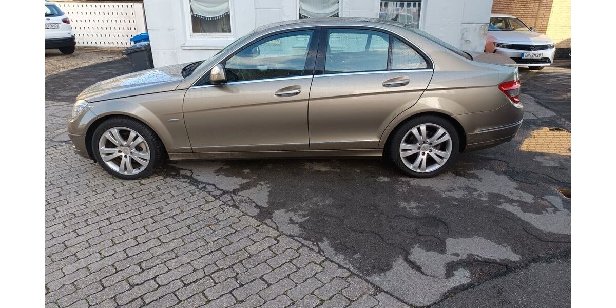 Mercedes-Benz C 180 72.000 km 9.290 &euro; Düren 52353
