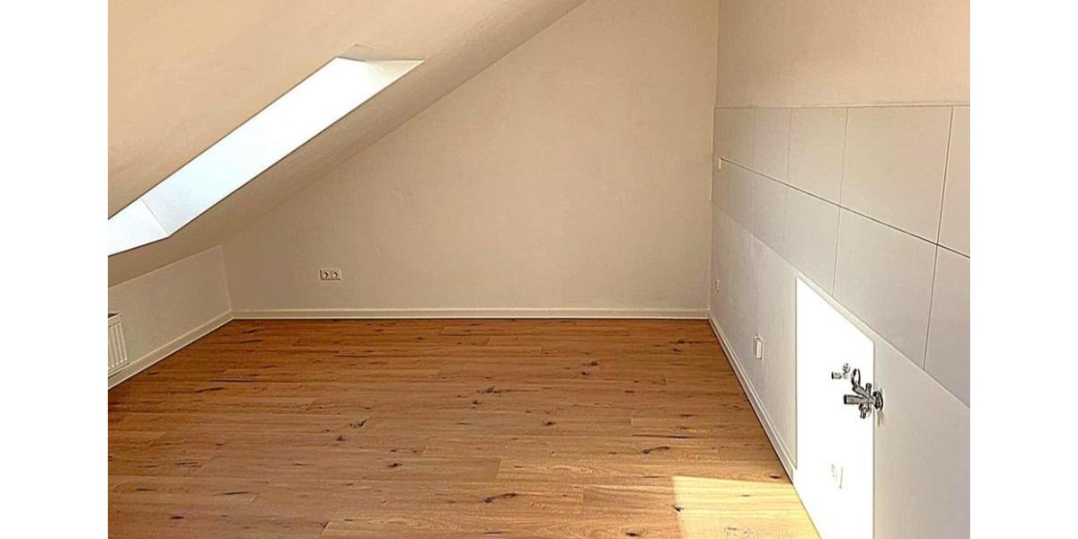 Dachgeschoßwohnung Düren - 3 Zimmer, 75 m&sup2;, 749&euro; | Angebot:25308637