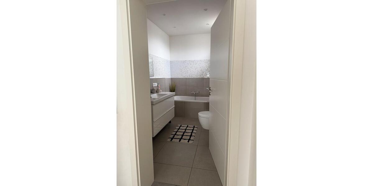 Bungalow Hückelhoven - 6 Zimmer, 195 m&sup2;, 1.999&euro; | Angebot:26520999