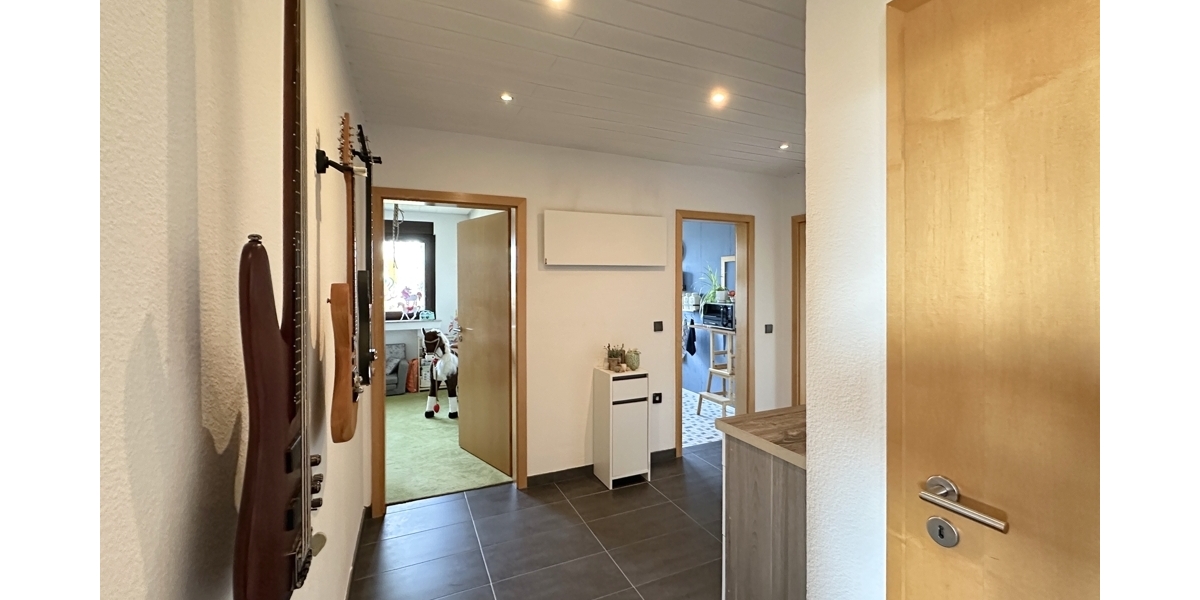 JÄSCHKE - Großzügige 4-Zimmer-Dachgeschosswohnung mit Gartenanteil und Garage - Dachgeschoßwohnung Aachen / Nütheim Nütheim | Angebot:25340362