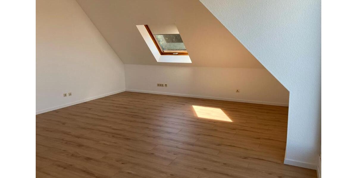 Dachgeschoßwohnung Roetgen - 4 Zimmer, 87 m&sup2;, 259.000&euro; | Angebot:26183171