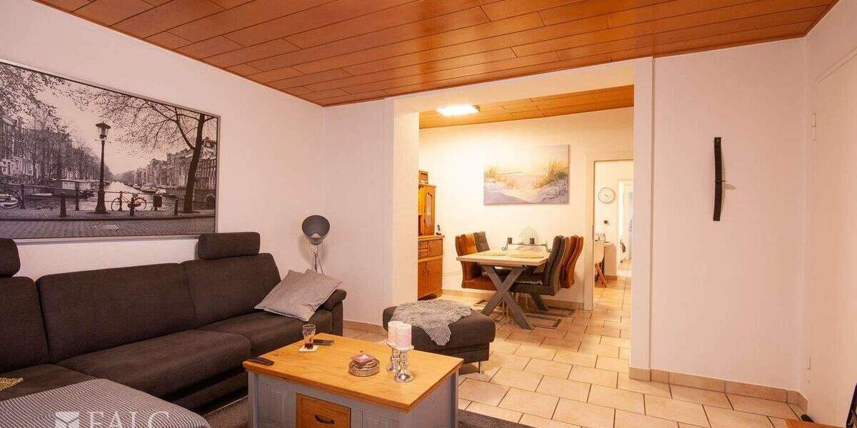 Mehrfamilienhaus, Wohnhaus Düren Distelrath - 8 Zimmer, 246 m&sup2;, 359.000&euro; | Angebot:25696383