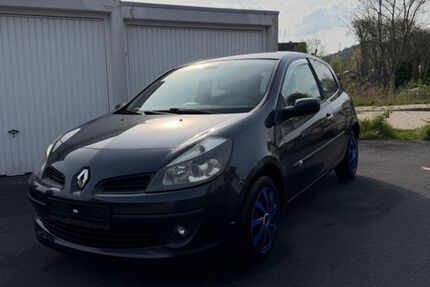 Renault Clio 163.976 km 1.999 &euro; Nideggen 52385