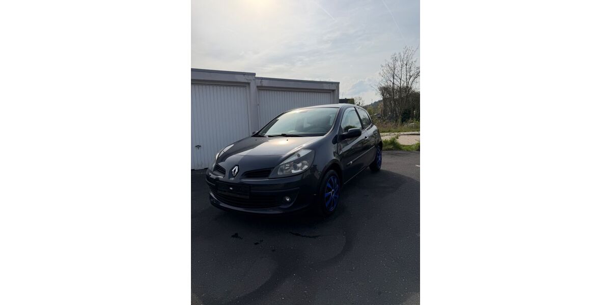 Renault Clio 163.976 km 1.999 &euro; Nideggen 52385