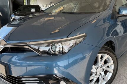 Toyota Auris 129.230 km 10.999 &euro; Golzheim 52399