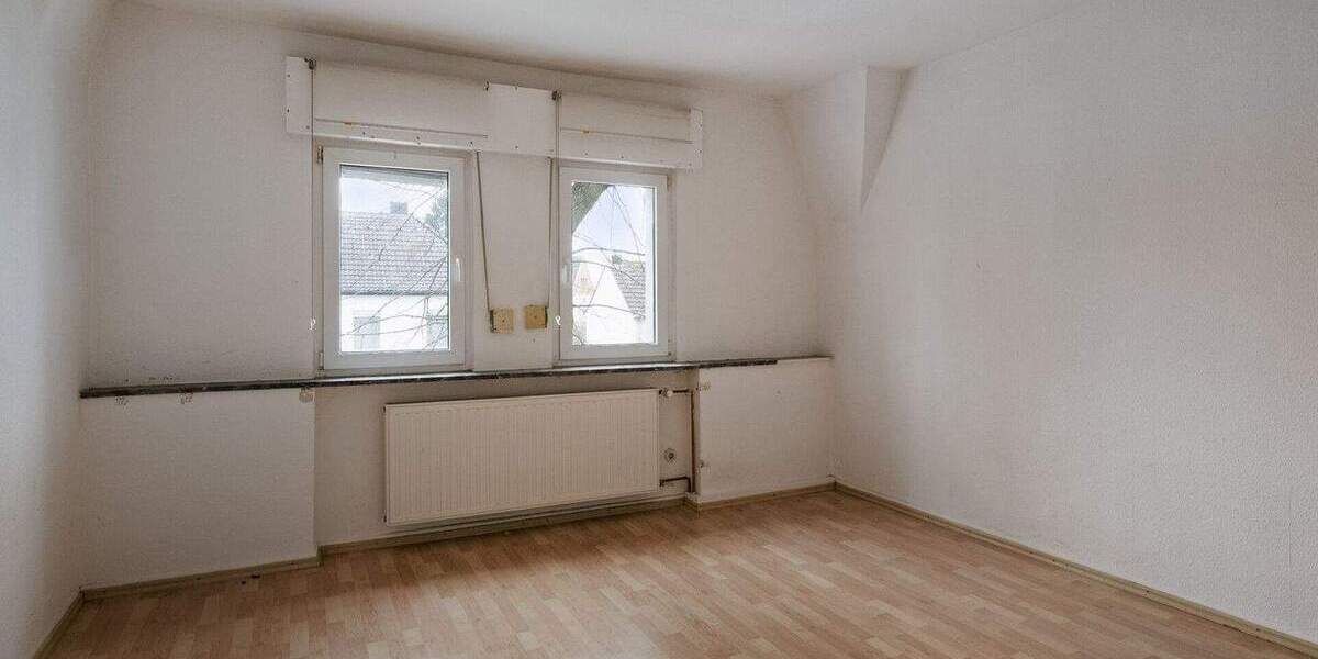 Mehrfamilienhaus, Wohnhaus Geilenkirchen - 6 Zimmer, 140 m&sup2;, 349.000&euro; | Angebot:25707174