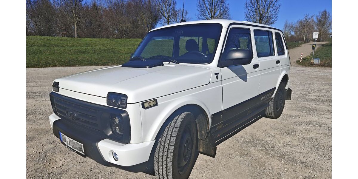 Lada Niva 56.800 km 16.800 &euro; Merzenich 52399