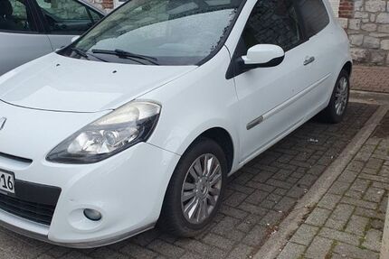 Renault Clio 146.000 km 2.450 &euro; Aachen 52076