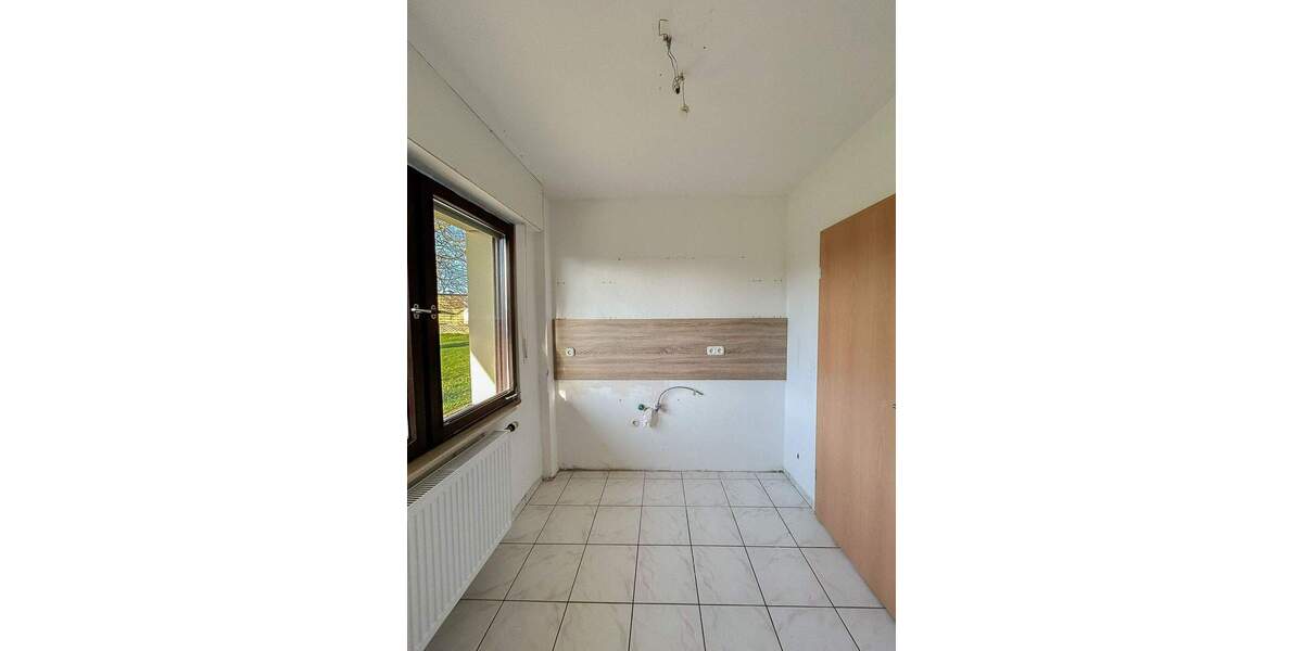 Mehrfamilienhaus, Wohnhaus Baesweiler / Loverich Loverich - 6 Zimmer, 143 m&sup2;, 379.000&euro; | Angebot:25687022