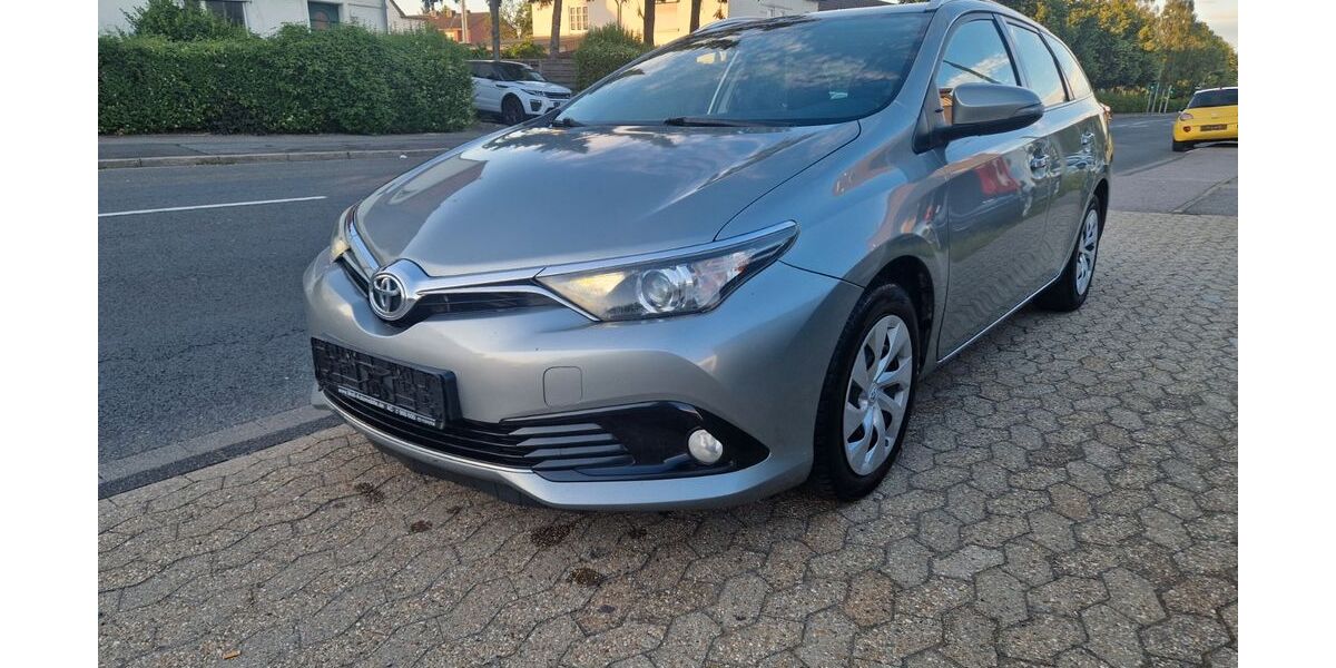Toyota Auris 250.000 km 5.400 &euro; Eschweiler 52249