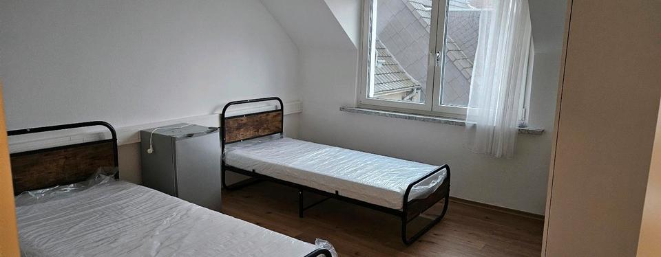 Etagenwohnung Düren Mariaweiler-Hoven - 6 Zimmer, 27 m&sup2;, 470&euro; | Angebot:24855320
