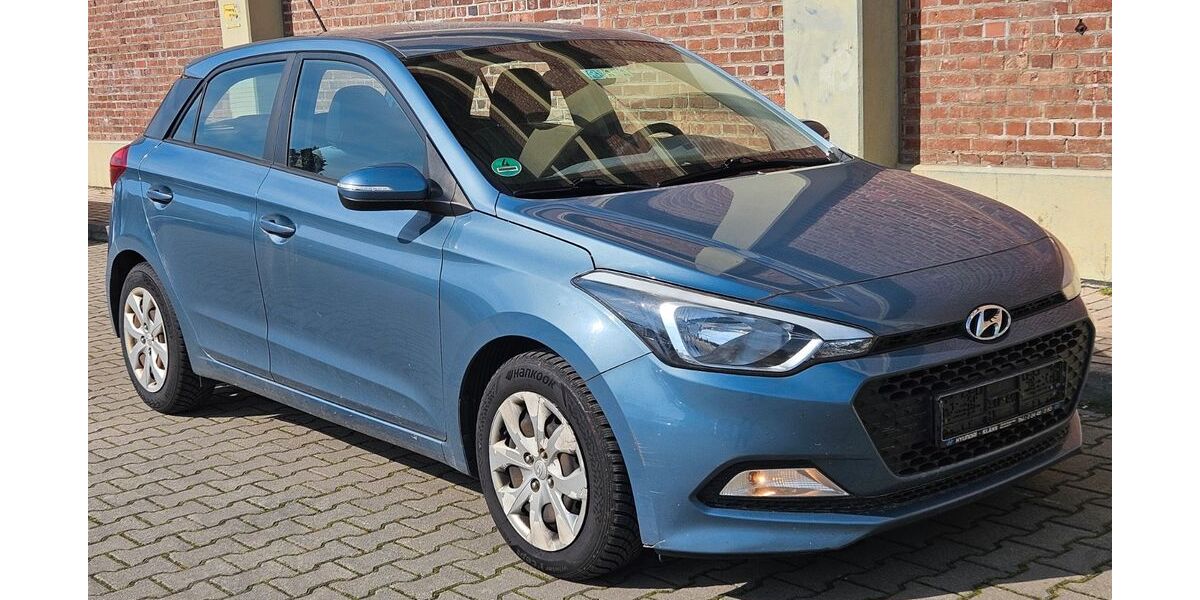 Hyundai i20 351.000 km 3.299 &euro; düren 52349