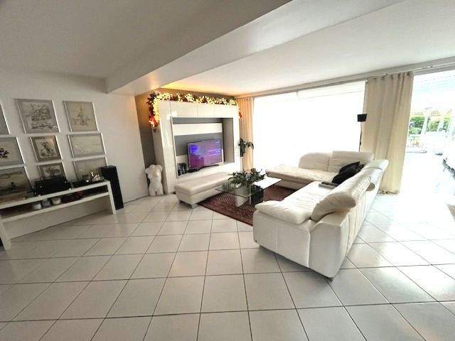 Einfamilienhaus Düren Niederau - 9 Zimmer, 300 m&sup2;, 569.000&euro; | Angebot:25740607