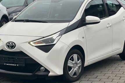 Toyota Aygo (X) 49.900 km 11.540 &euro; Langerwehe 52379