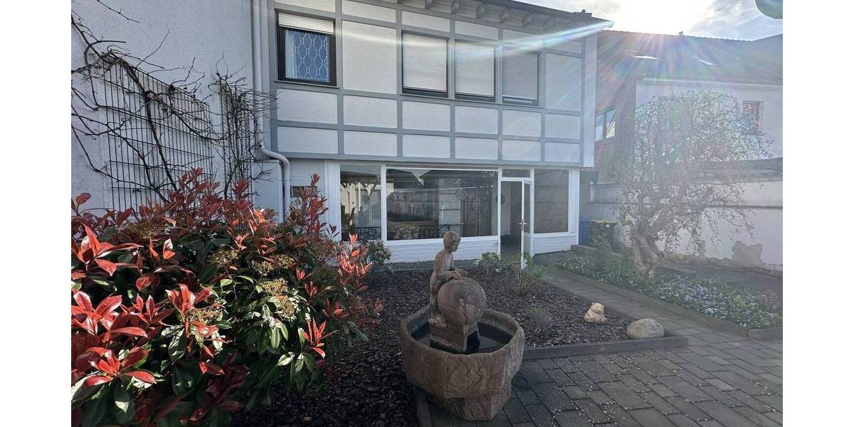 Einfamilienhaus Düren Gürzenich - 7 Zimmer, 178 m&sup2;, 355.000&euro; | Angebot:26190016