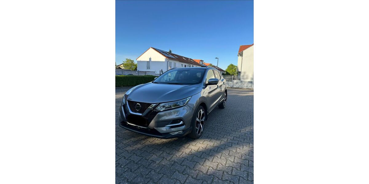 Nissan Qashqai 121.000 km 14.100 &euro; Düren 52351