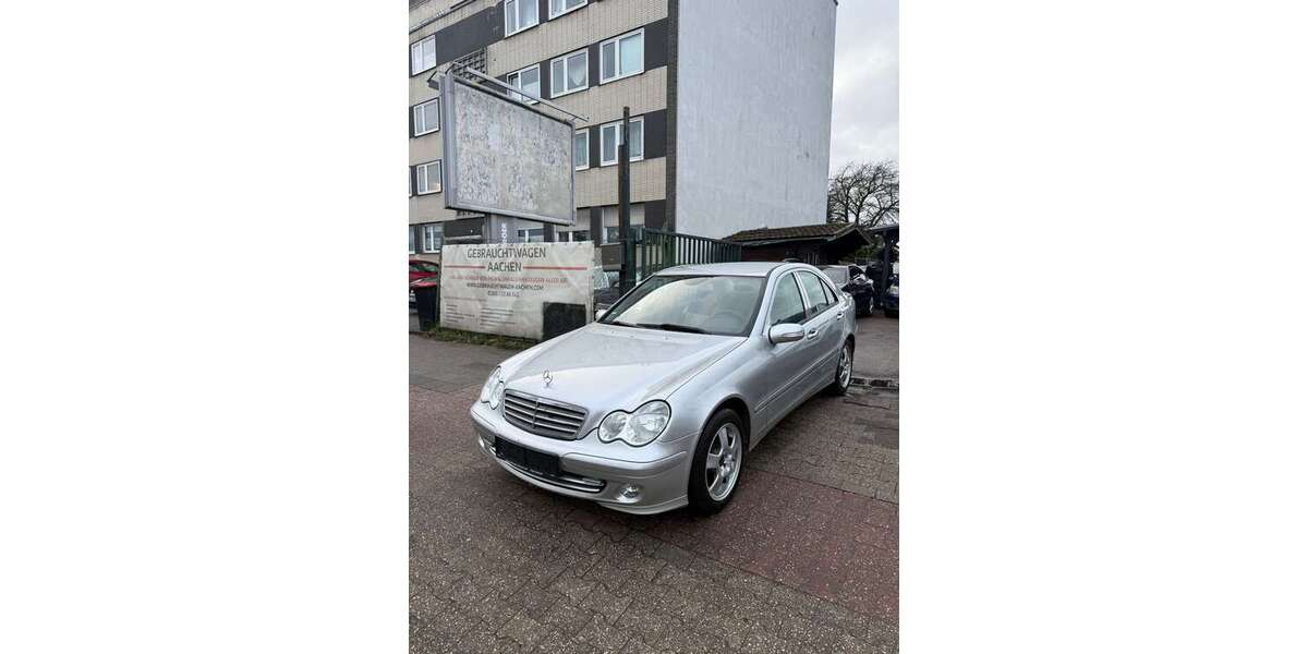 Mercedes-Benz C 180 246.572 km 3.699 &euro; Aachen 52070