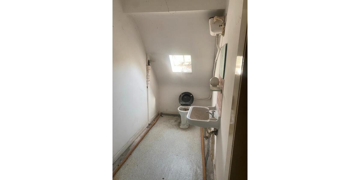 Dachgeschoßwohnung Aachen Aachen-Mitte - 6 Zimmer, 140 m&sup2;, 140.000&euro; | Angebot:26826768