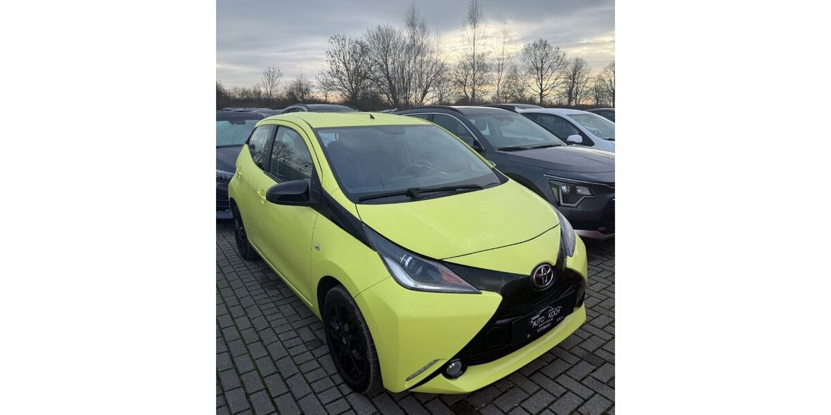 Toyota Aygo (X) 88.520 km 8.444 &euro; Eschweiler 52249