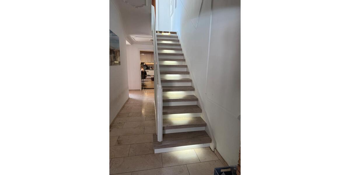 Reihenhaus Alsdorf - 9 Zimmer, 210 m&sup2;, 389.000&euro; | Angebot:27009075