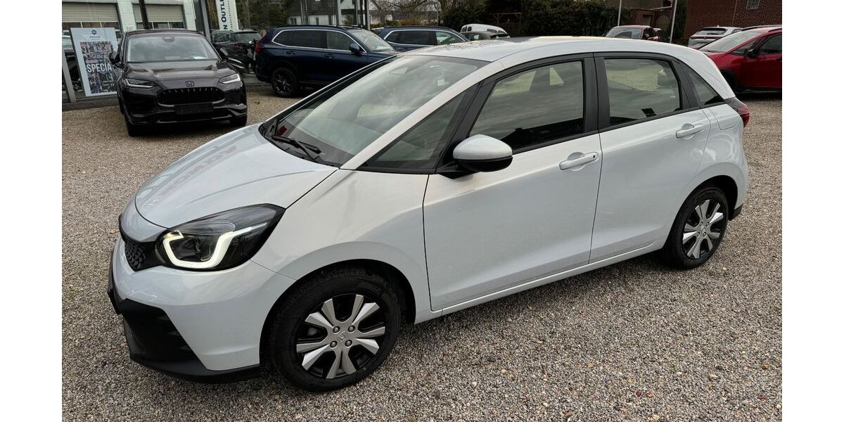 Honda Jazz 2.700 km 24.790 &euro; Heinsberg-Dremmen 52525