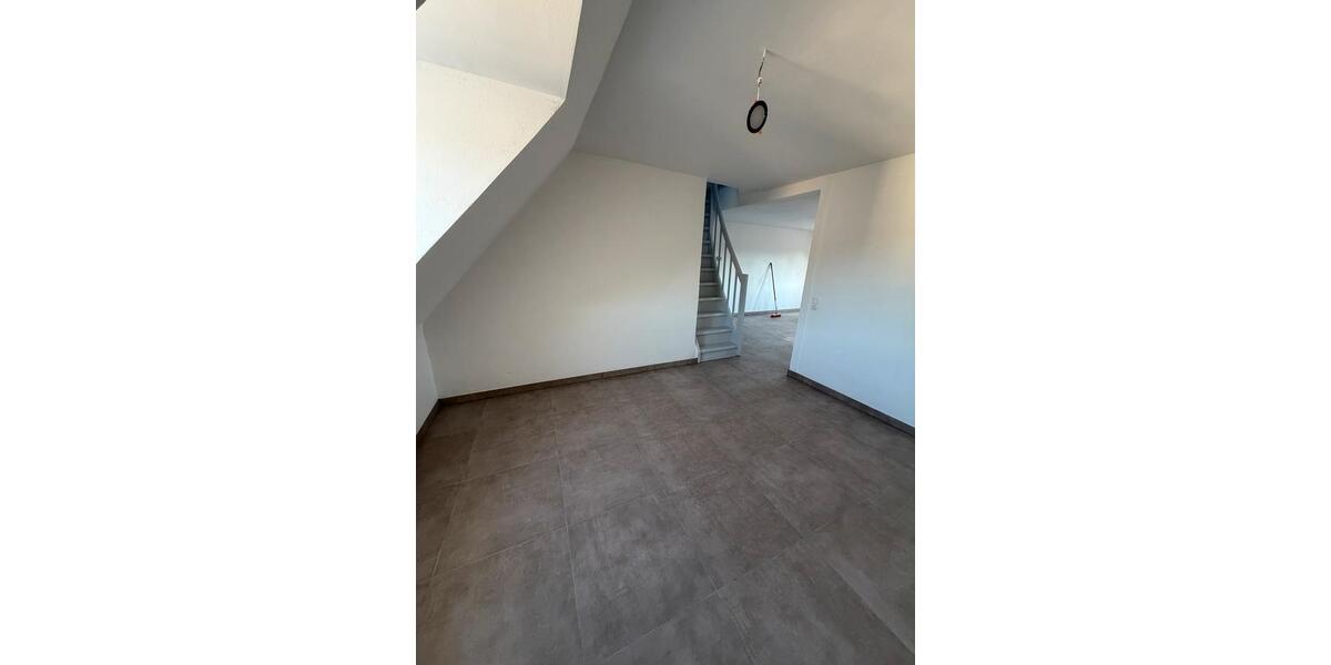 Dachgeschoßwohnung Niederzier - 1 Zimmer, 64 m&sup2;, 840&euro; | Angebot:26690677