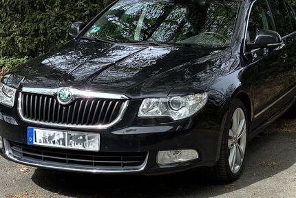 Skoda Superb 162.438 km 4.900 &euro; Aachen 52066