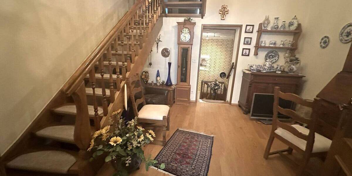 Mehrfamilienhaus, Wohnhaus Geilenkirchen - 6 Zimmer, 159 m&sup2;, 298.000&euro; | Angebot:25777058