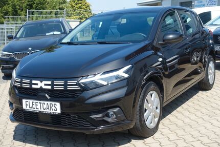 Dacia Sandero 29.800 km 12.850 &euro; Simmerath (bei Aachen) 52152