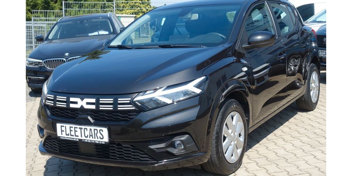 Dacia Sandero 29.800 km 12.850 &euro; Simmerath (bei Aachen) 52152