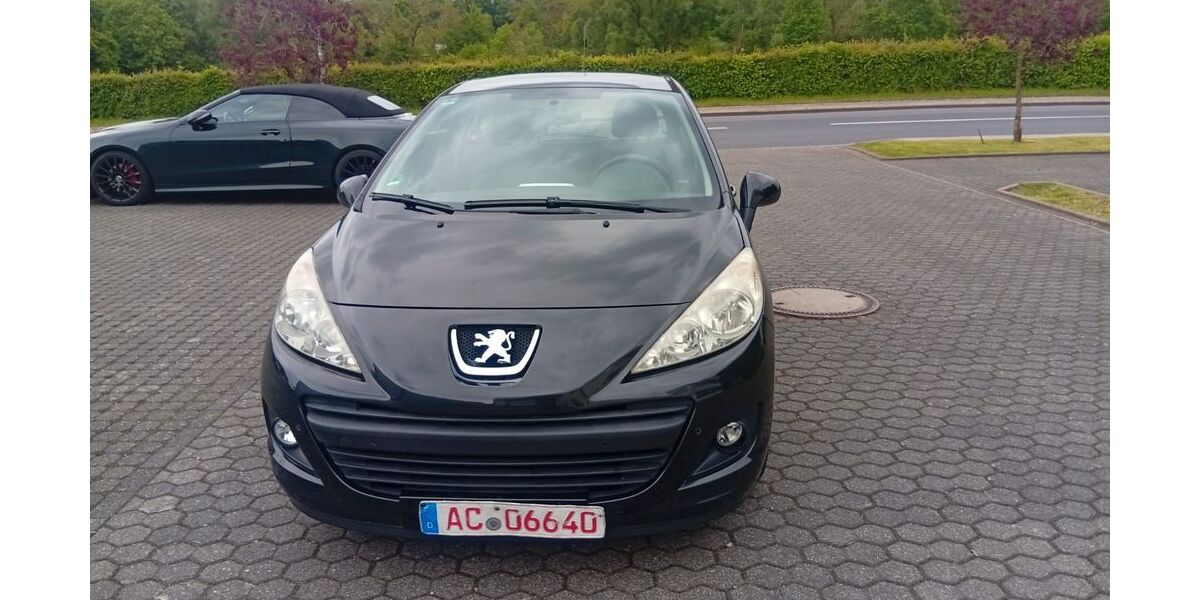Peugeot 207 143.835 km 1.999 &euro; Aachen 52080