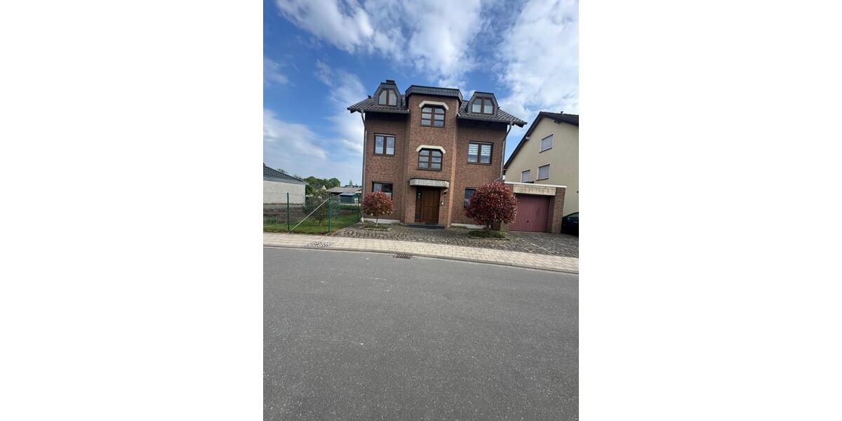 Dachgeschoßwohnung Langerwehe - 3 Zimmer, 85 m&sup2;, 650&euro; | Angebot:26504321