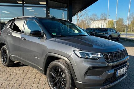 Jeep Compass 30.722 km 27.590 &euro; Jülich 52428