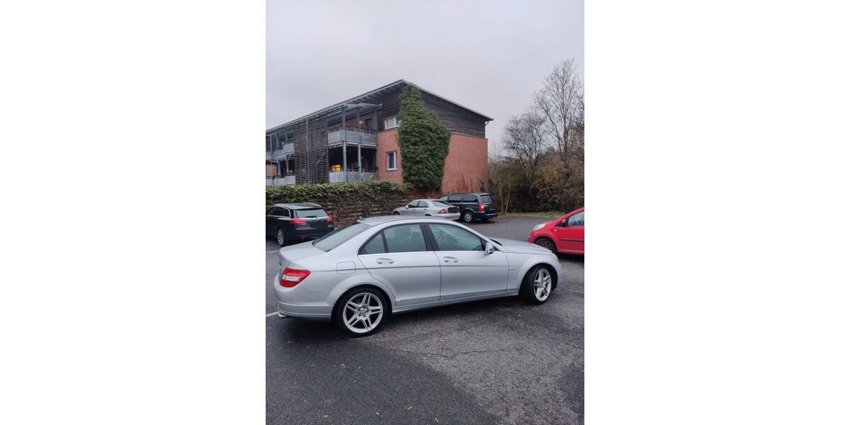 Mercedes-Benz C 300 162.000 km 8.945 &euro; Aachen 52074