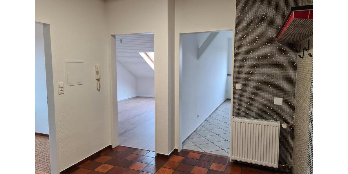 Dachgeschoßwohnung Eschweiler - 2.5 Zimmer, 67 m&sup2;, 420&euro; | Angebot:26586389