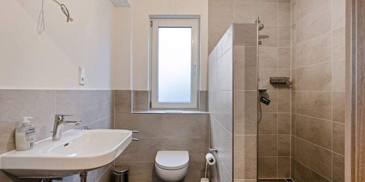 Mehrfamilienhaus, Wohnhaus Erkelenz Holzweiler - 7 Zimmer, 201 m&sup2;, 695.000&euro; | Angebot:25746555