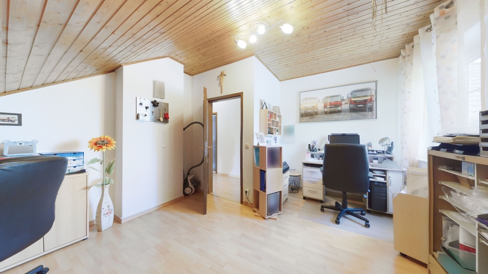 3D: Familienglück in ruhiger Lage - Sehr gepflegtes Einfamilienhaus mit Kamin, Balkon und viel Platz - Reihenendhaus Gangelt | Angebot:26748668