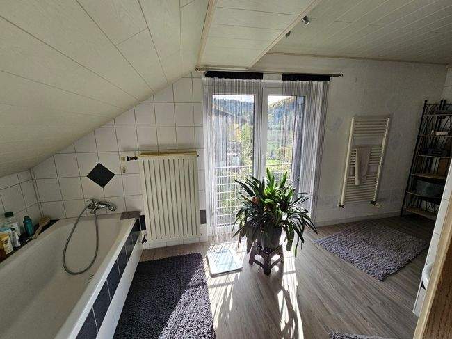 Einfamilienhaus Simmerath Hirschrott - 8 Zimmer, 255 m&sup2;, 490.000&euro; | Angebot:25702826