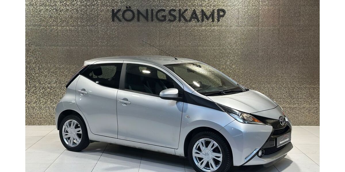 Toyota Aygo (X) 111.840 km 6.490 &euro; Jülich 52428