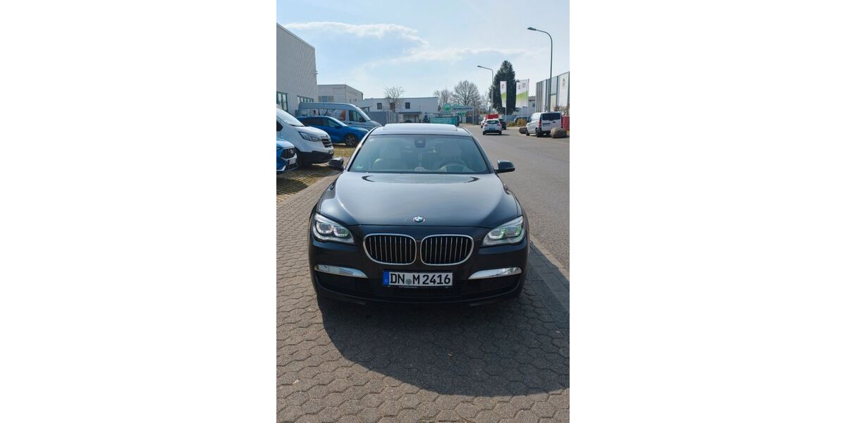 BMW 740 160.000 km 23.000 &euro; Düren 52353