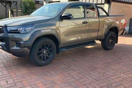Toyota Hilux 5.955 km 57.500 &euro; Heinsberg 52525