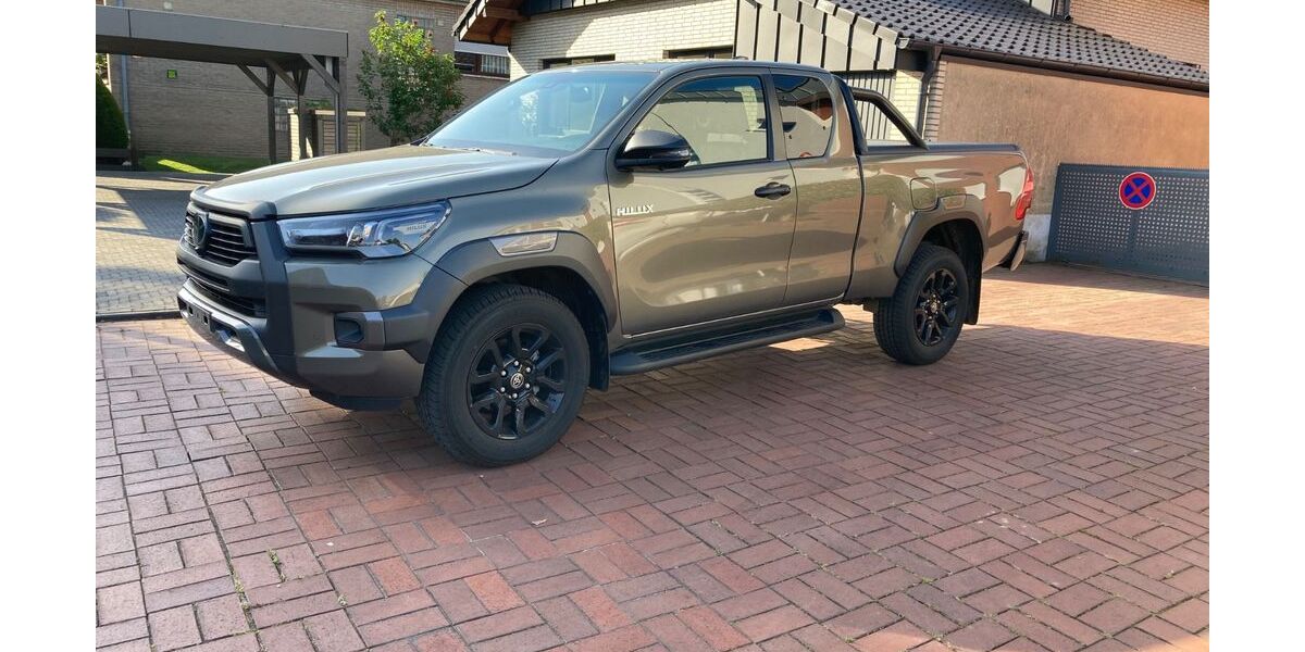 Toyota Hilux 5.955 km 57.500 &euro; Heinsberg 52525
