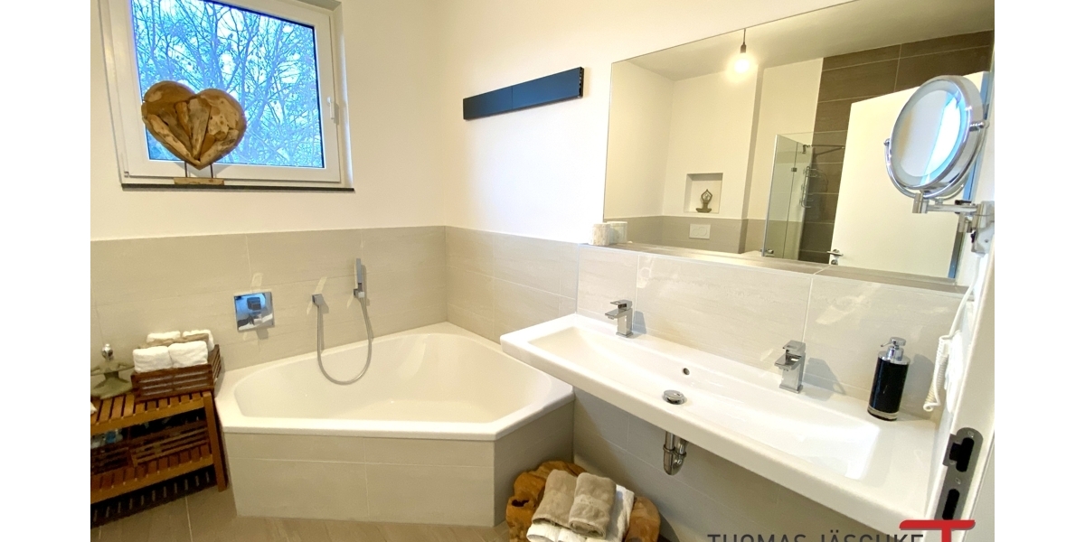 Penthouse - Umlaufende Terrasse - geringe Nebenkosten - zwei Stellplätze - Einfamilienhaus Aachen / Brand Brand | Angebot:25945504