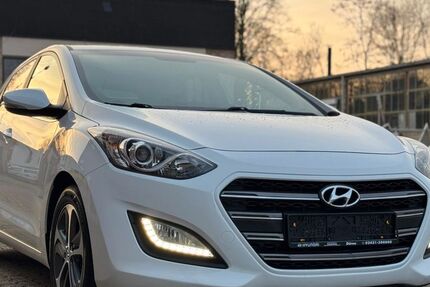 Hyundai i30 88.633 km 8.450 &euro; Düren 52349